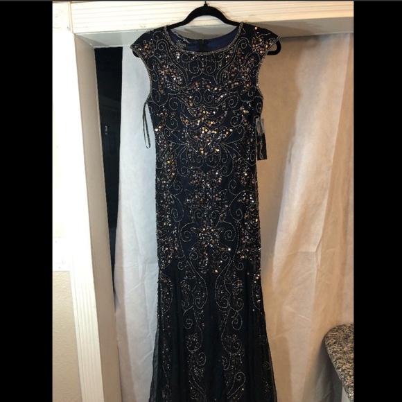 NWT Pisarro Nights Mermaid Gown in Mercury‎ Black-Blue [SZ 2 ] - Picture 2 of 11